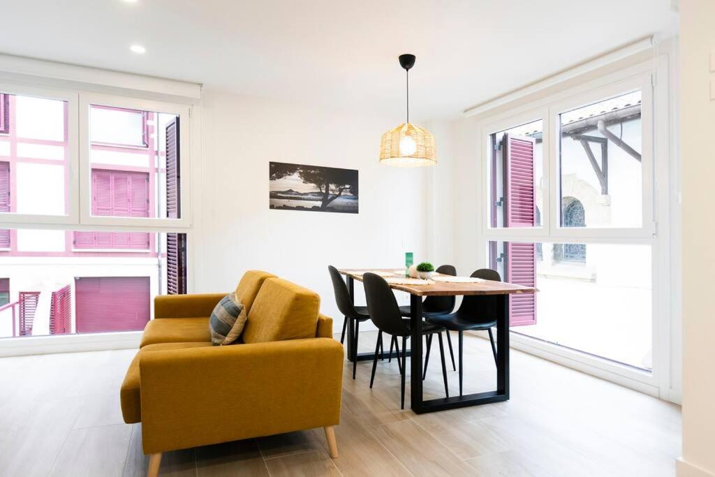 Portuko. Basquenjoy Apartment Hondarribia Bagian luar foto
