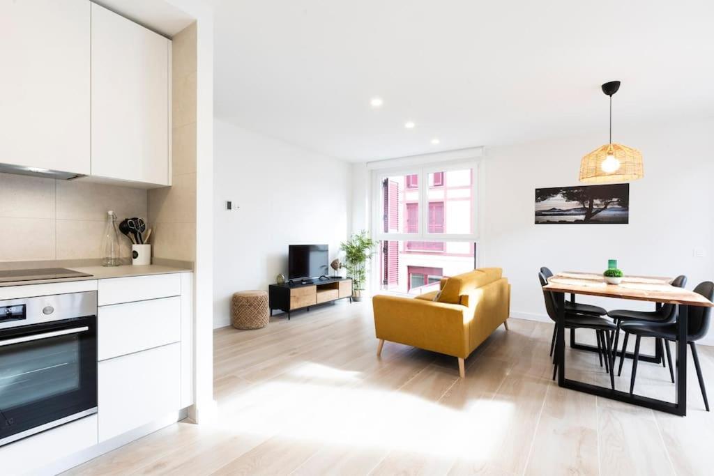 Portuko. Basquenjoy Apartment Hondarribia Bagian luar foto