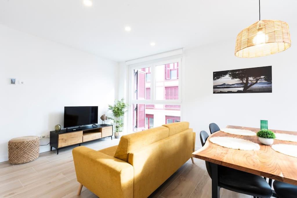 Portuko. Basquenjoy Apartment Hondarribia Bagian luar foto